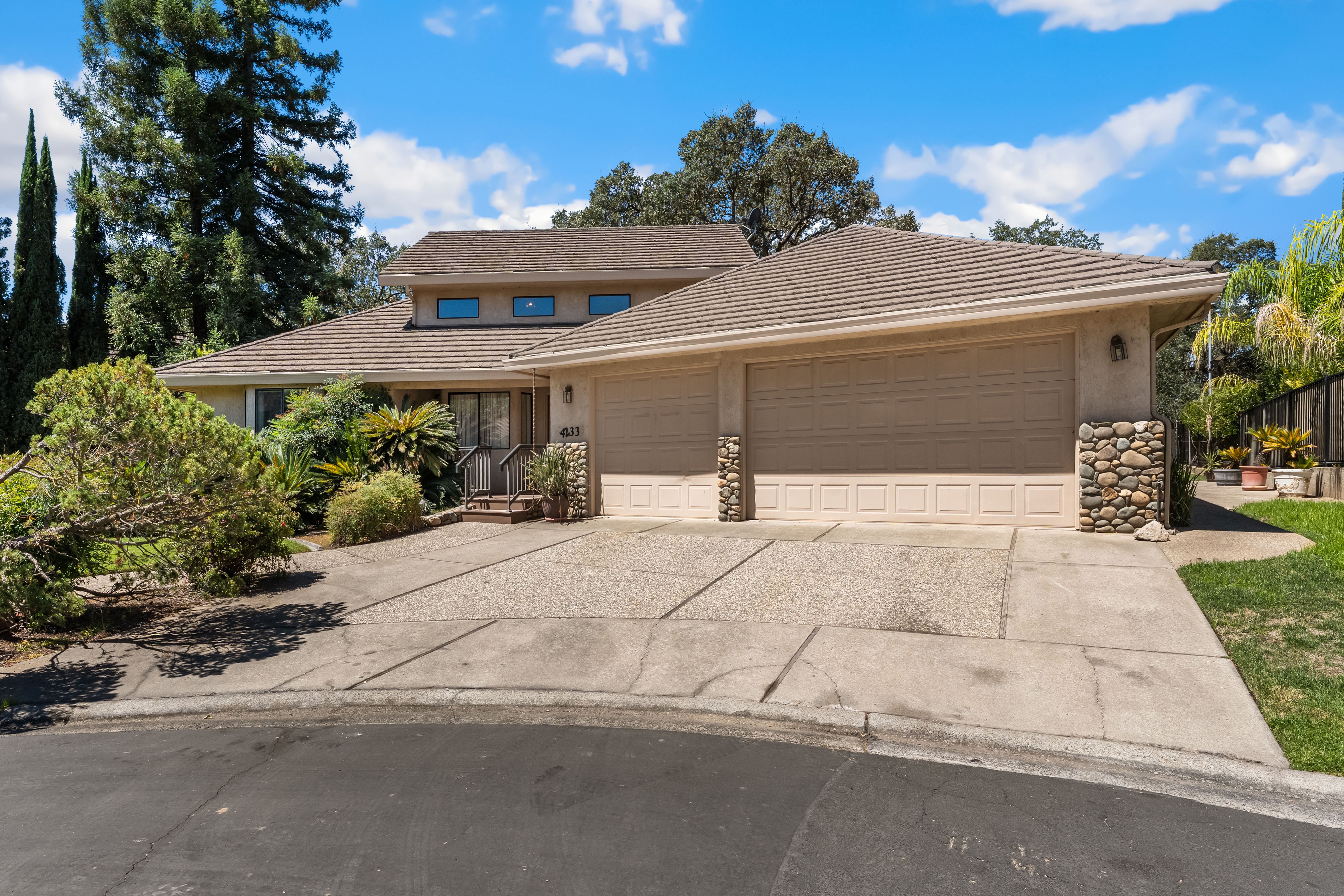  4233 Curragh Oaks Lane, Fair Oaks, CA 95628 - 物件實景