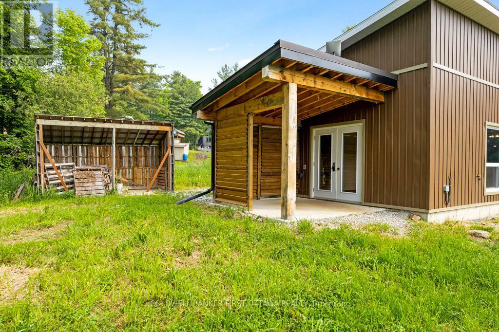 TAY VALLEY, Ontario, K0H 2B0, CA, 2 Bedrooms Bedrooms, ,1 BathroomBathrooms,Residential,For Sale,1866349