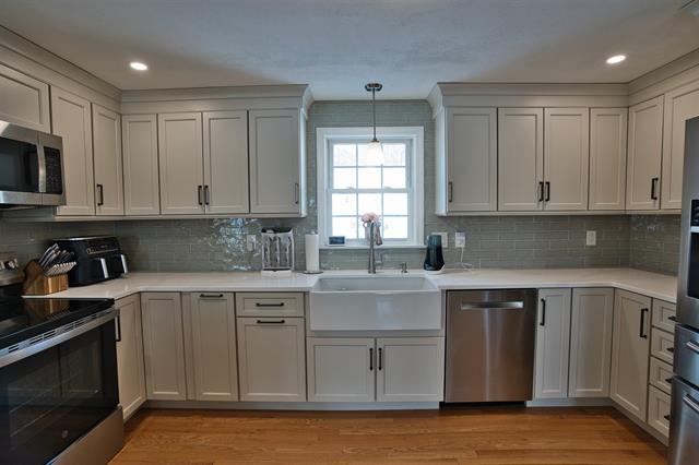 Manchester, New Hampshire, 03109, United States, 3 Bedrooms Bedrooms, ,2 BathroomsBathrooms,Residential,For Sale,2015323