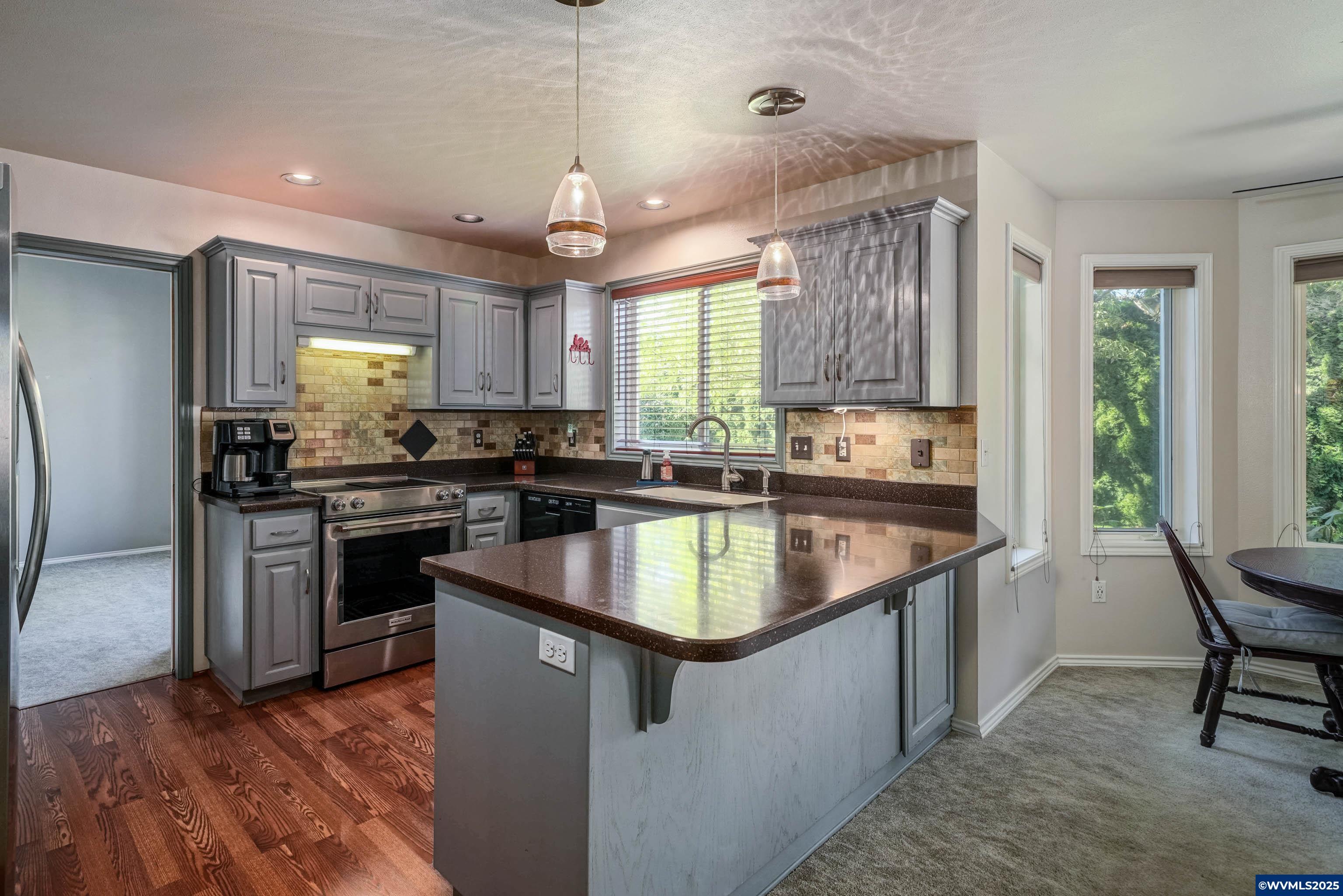 Mcminnville, Oregon, 97128, United States, 3 Bedrooms Bedrooms, ,3 BathroomsBathrooms,Residential,For Sale,1949725