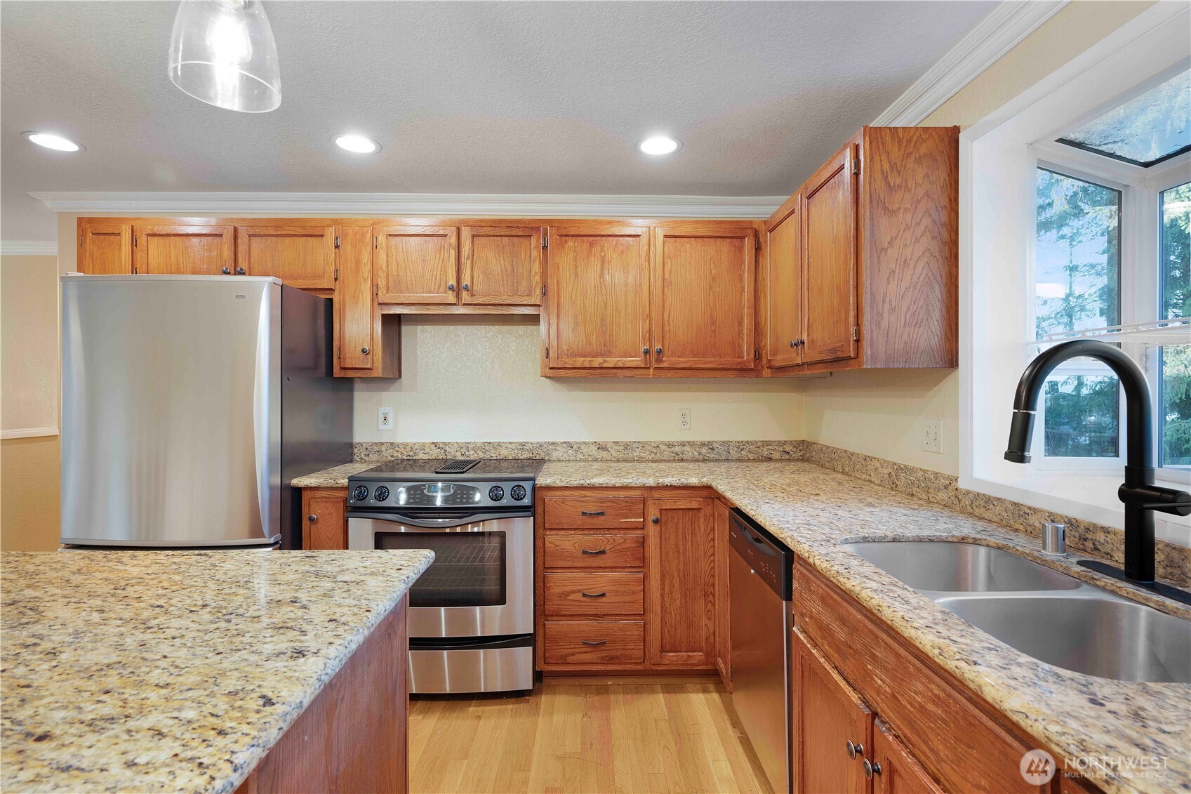 Silverdale, Washington, 98383, United States, 3 Bedrooms Bedrooms, ,2 BathroomsBathrooms,Residential,For Sale,1939245
