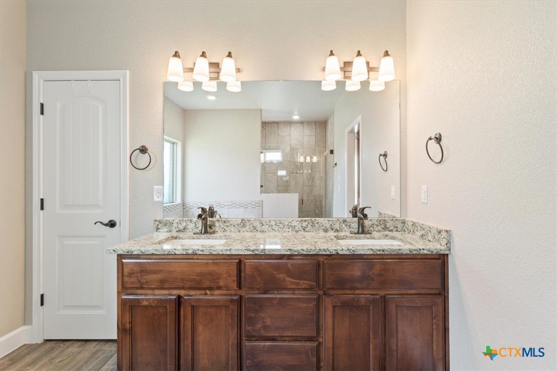 Salado, Texas, 76571, United States, 4 Bedrooms Bedrooms, ,3 BathroomsBathrooms,Residential,For Sale,1978571