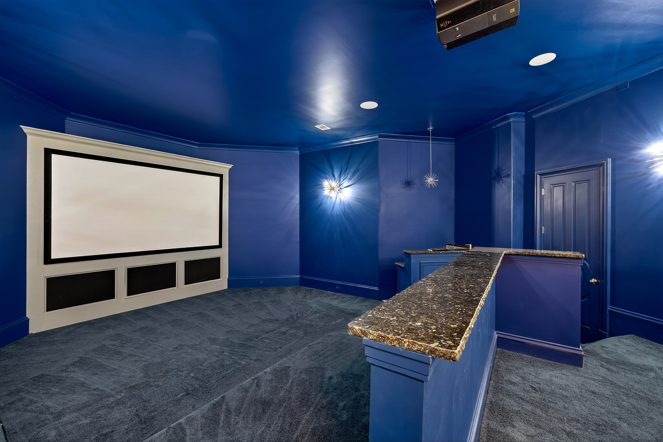  Exceptional Gated Estate with Resort-caliber Grounds - 物件實景