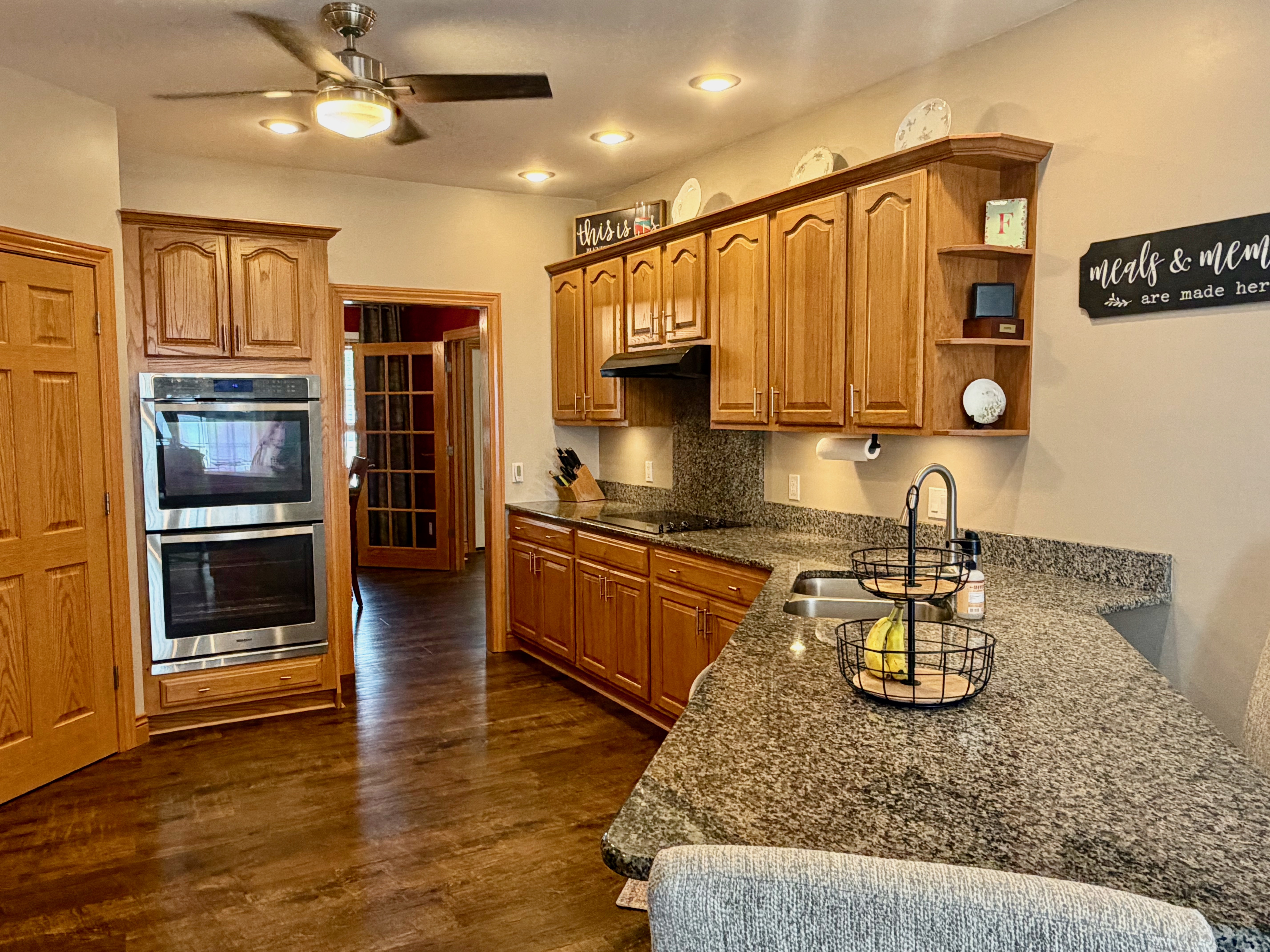 Effingham, Illinois, 62401, United States, 5 Bedrooms Bedrooms, ,5 BathroomsBathrooms,Residential,For Sale,1981428