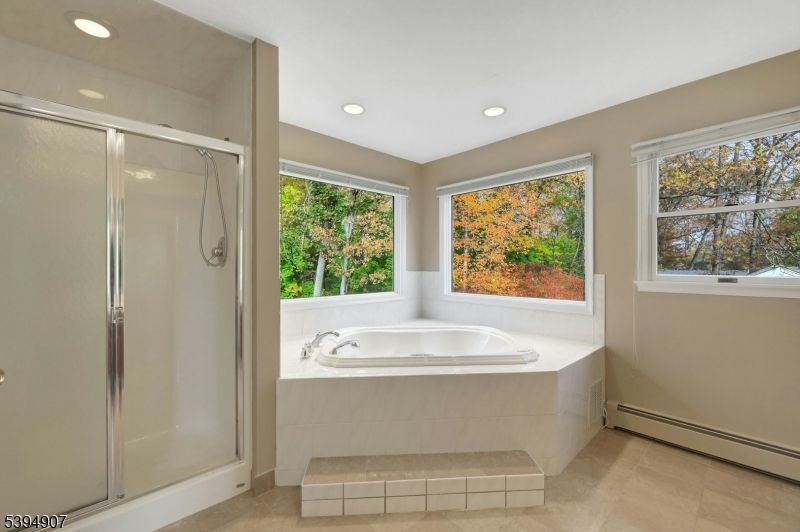 Wayne Twp., New Jersey, 07470, United States, 4 Bedrooms Bedrooms, ,4 BathroomsBathrooms,Residential,For Sale,1989007