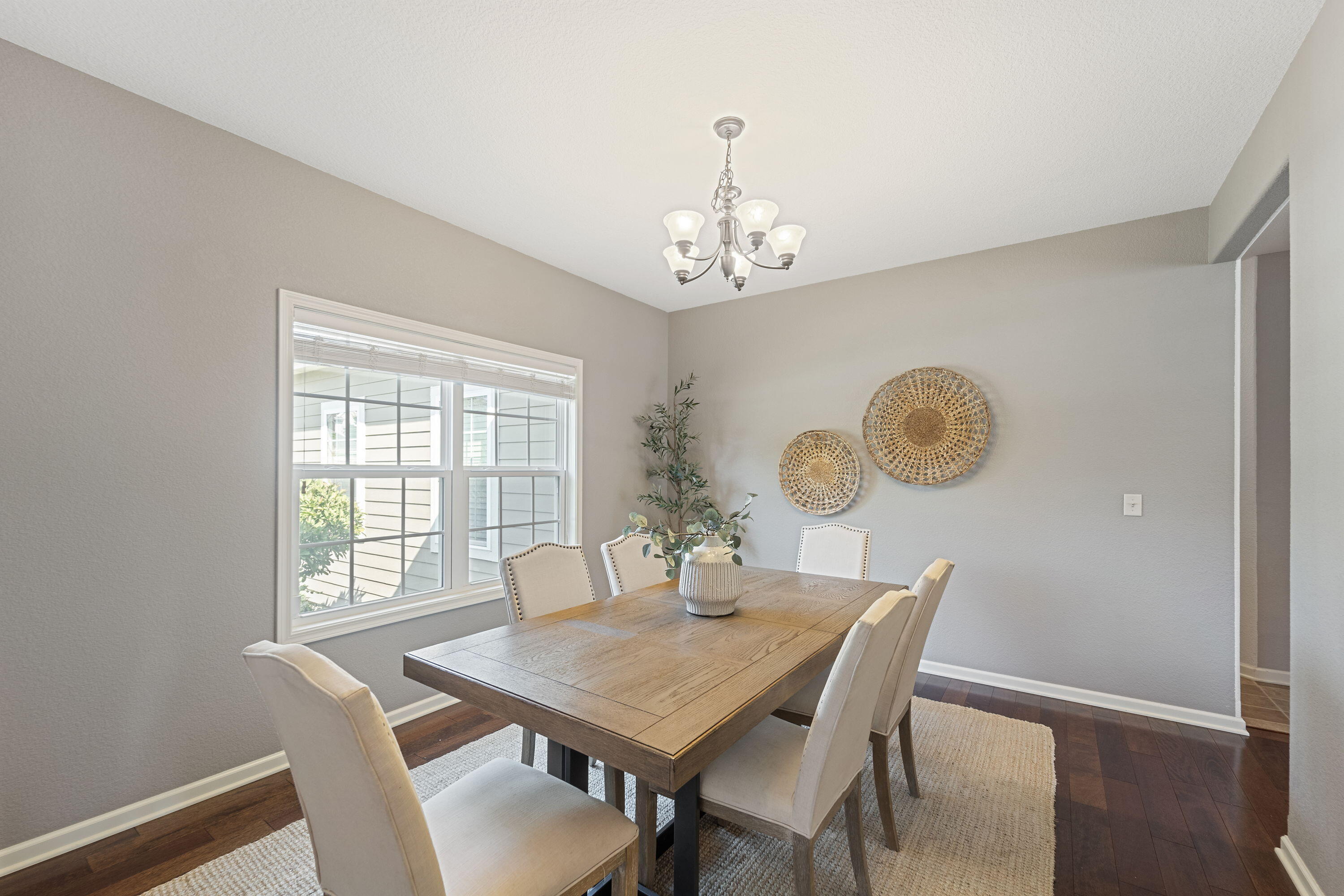 Mequon, Wisconsin, 53092, United States, 4 Bedrooms Bedrooms, ,4 BathroomsBathrooms,Residential,For Sale,1920034