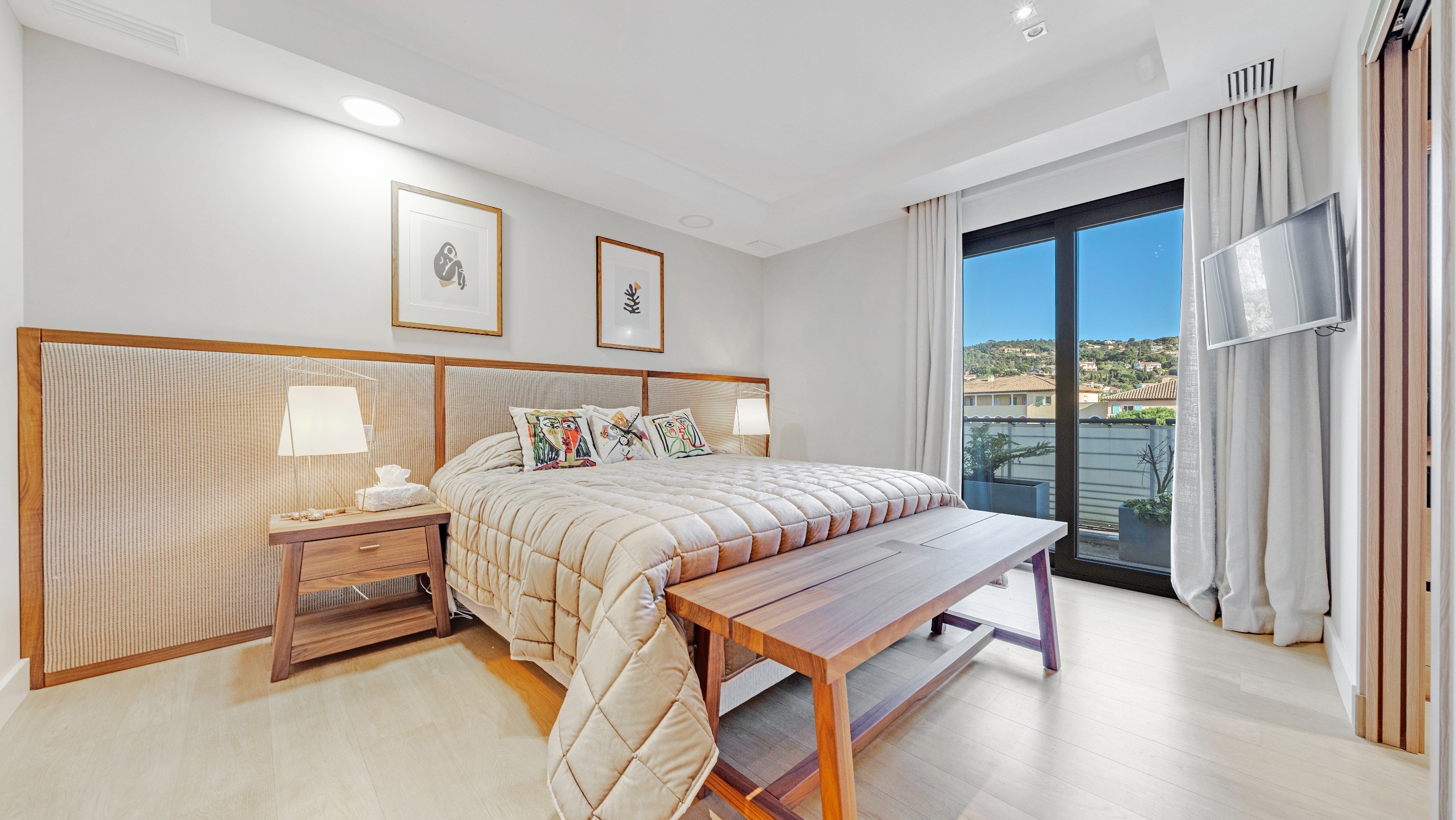  Luxury penthouse with 200 sqm rooftop terrace and sea views in Les Issambres - 物件實景