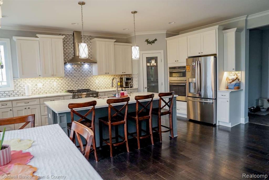 Brighton, Michigan, 48114, United States, 4 Bedrooms Bedrooms, ,5 BathroomsBathrooms,Residential,For Sale,1837893