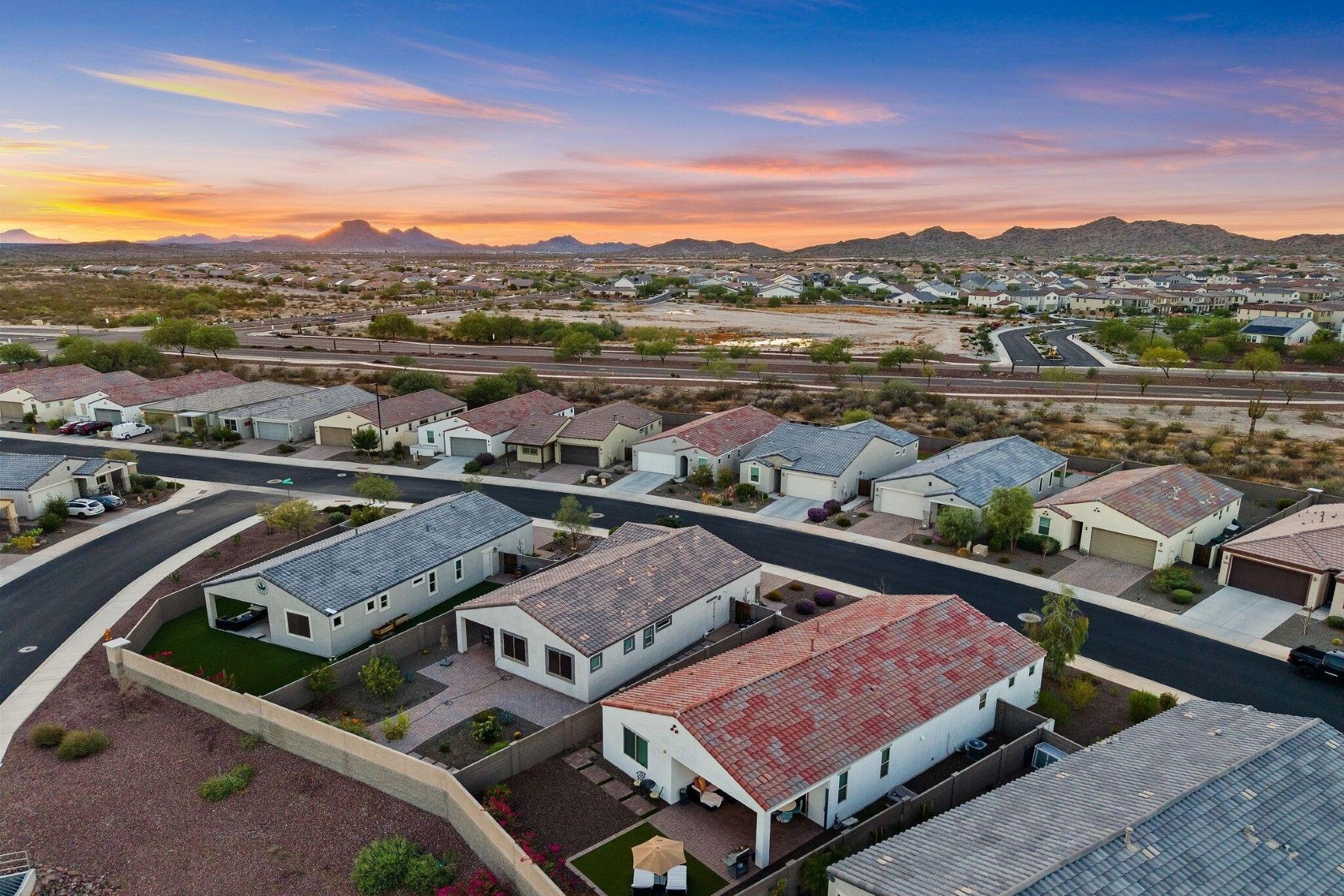  18039 W Amber Ridge Way  Goodyear, AZ - 物件實景