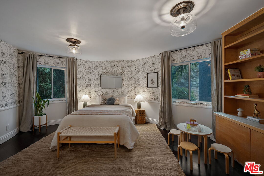 Los Angeles, California, 90046, United States, 3 Bedrooms Bedrooms, ,2 BathroomsBathrooms,Residential,For Sale,1910826