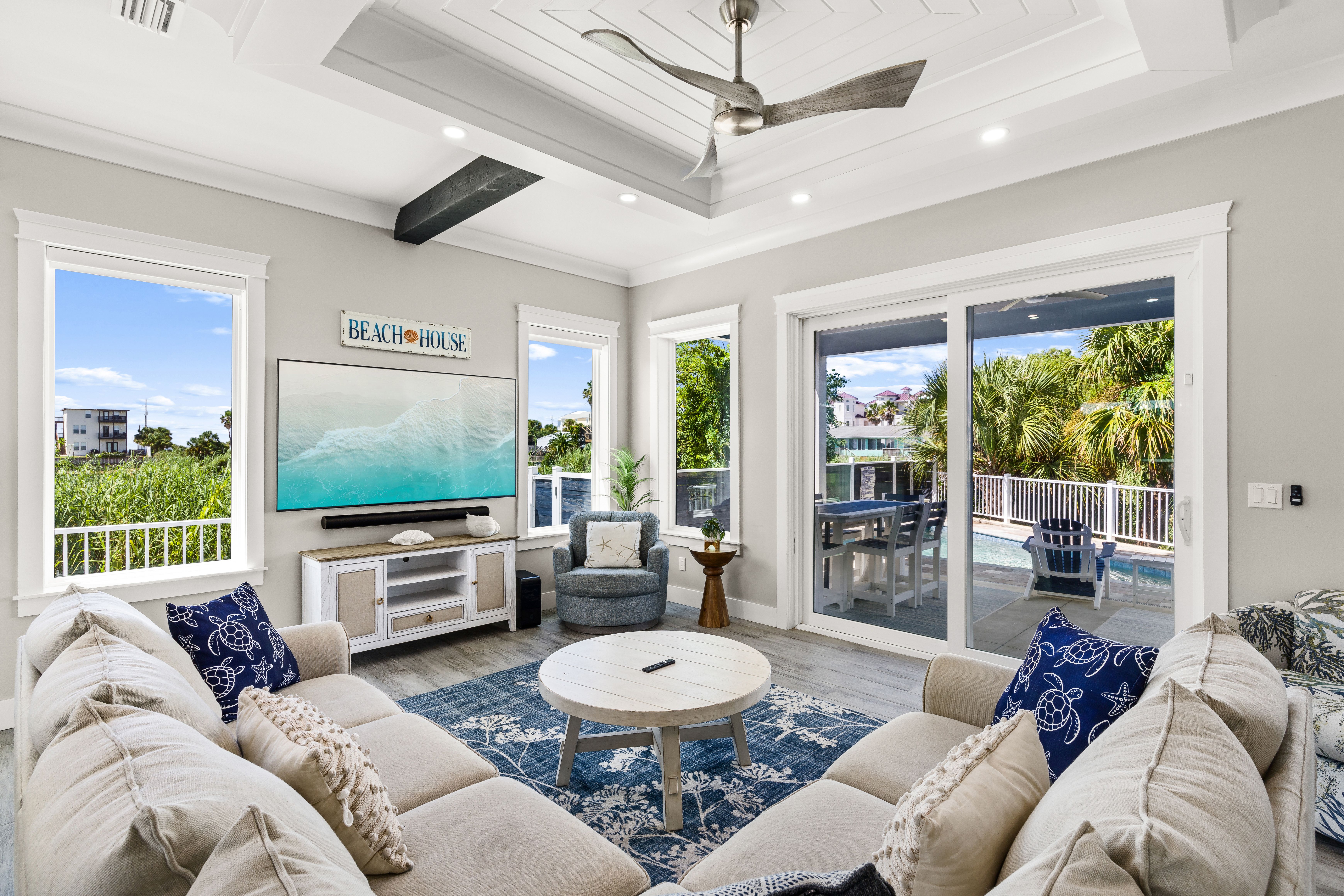  Custom Lakefront Retreat With Gulf Views And Private Pool - 物件實景