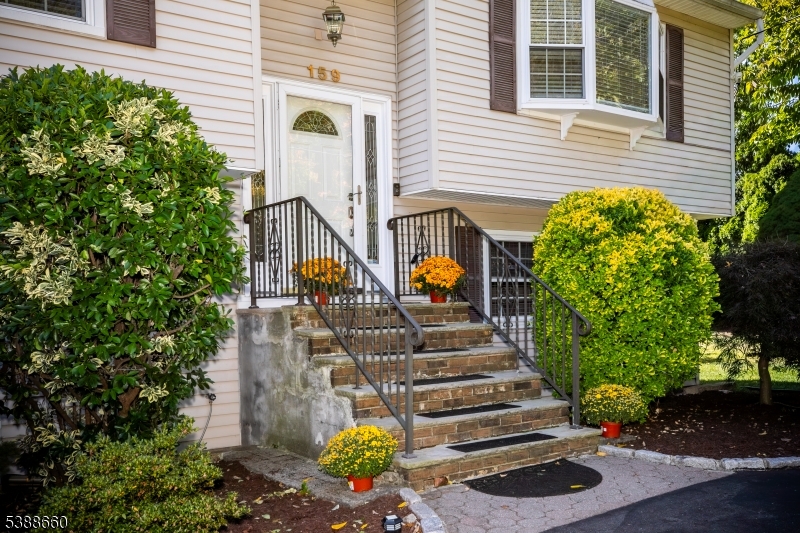 Parsippany, New Jersey, 07054-2126, United States, 4 Bedrooms Bedrooms, ,3 BathroomsBathrooms,Residential,For Sale,1976292