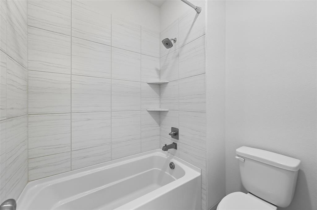 Arlington, Texas, 76005, United States, 4 Bedrooms Bedrooms, ,4 BathroomsBathrooms,Residential,For Sale,1963930