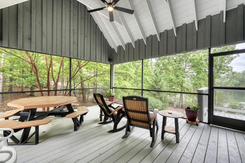 Blairsville, Georgia, 30512, United States, 5 Bedrooms Bedrooms, ,6 BathroomsBathrooms,Residential,For Sale,1901332