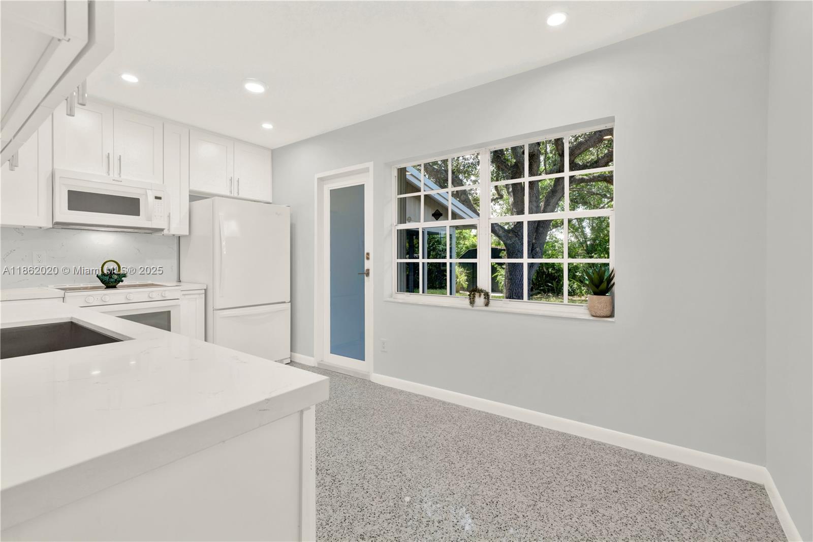 Miami, Florida, 33157, United States, 2 Bedrooms Bedrooms, ,1 BathroomBathrooms,Residential,For Sale,1932105