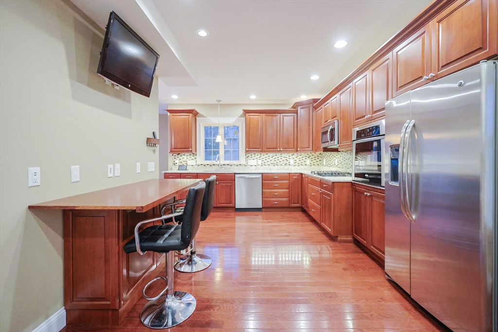 Worcester, Massachusetts, 01606, United States, 3 Bedrooms Bedrooms, ,4 BathroomsBathrooms,Residential,For Sale,1992890