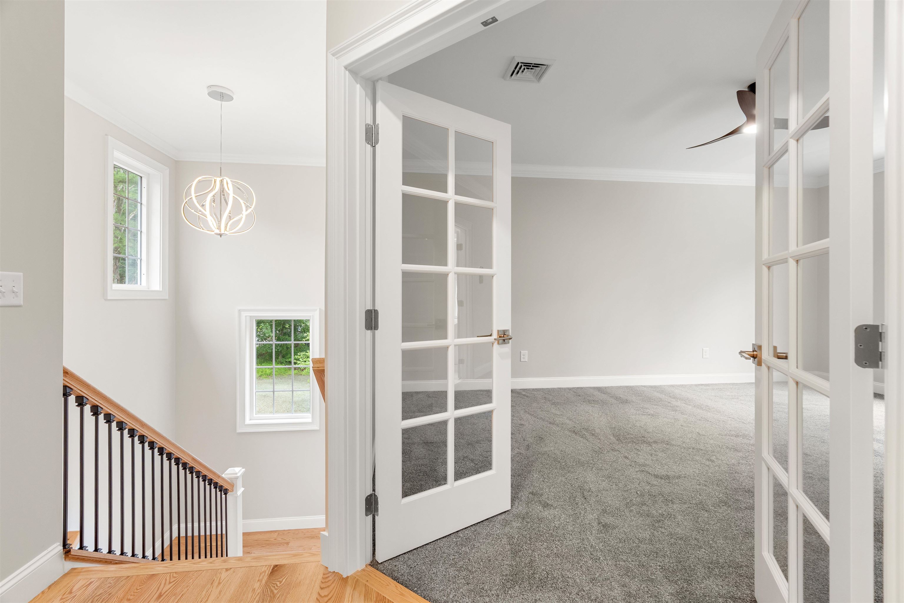 Hooksett, New Hampshire, 03106, United States, 4 Bedrooms Bedrooms, ,3 BathroomsBathrooms,Residential,For Sale,1895985