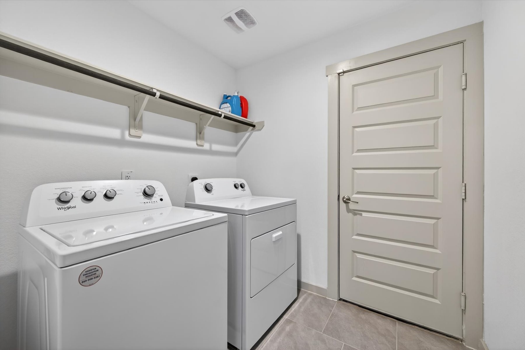  7215 Colwyn Bay Trail - 物件實景