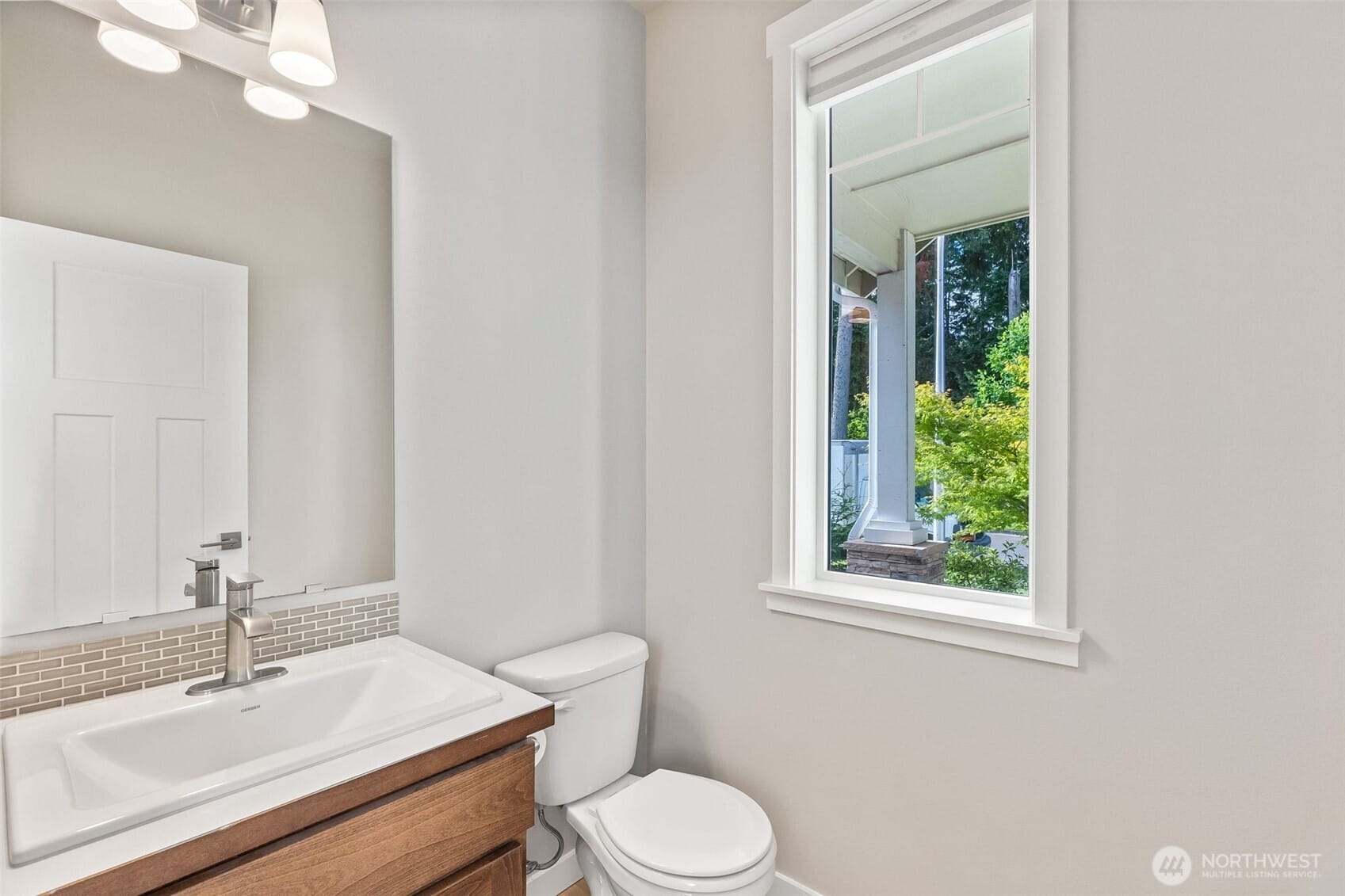Tumwater, Washington, 98501, United States, 5 Bedrooms Bedrooms, ,4 BathroomsBathrooms,Residential,For Sale,1785194