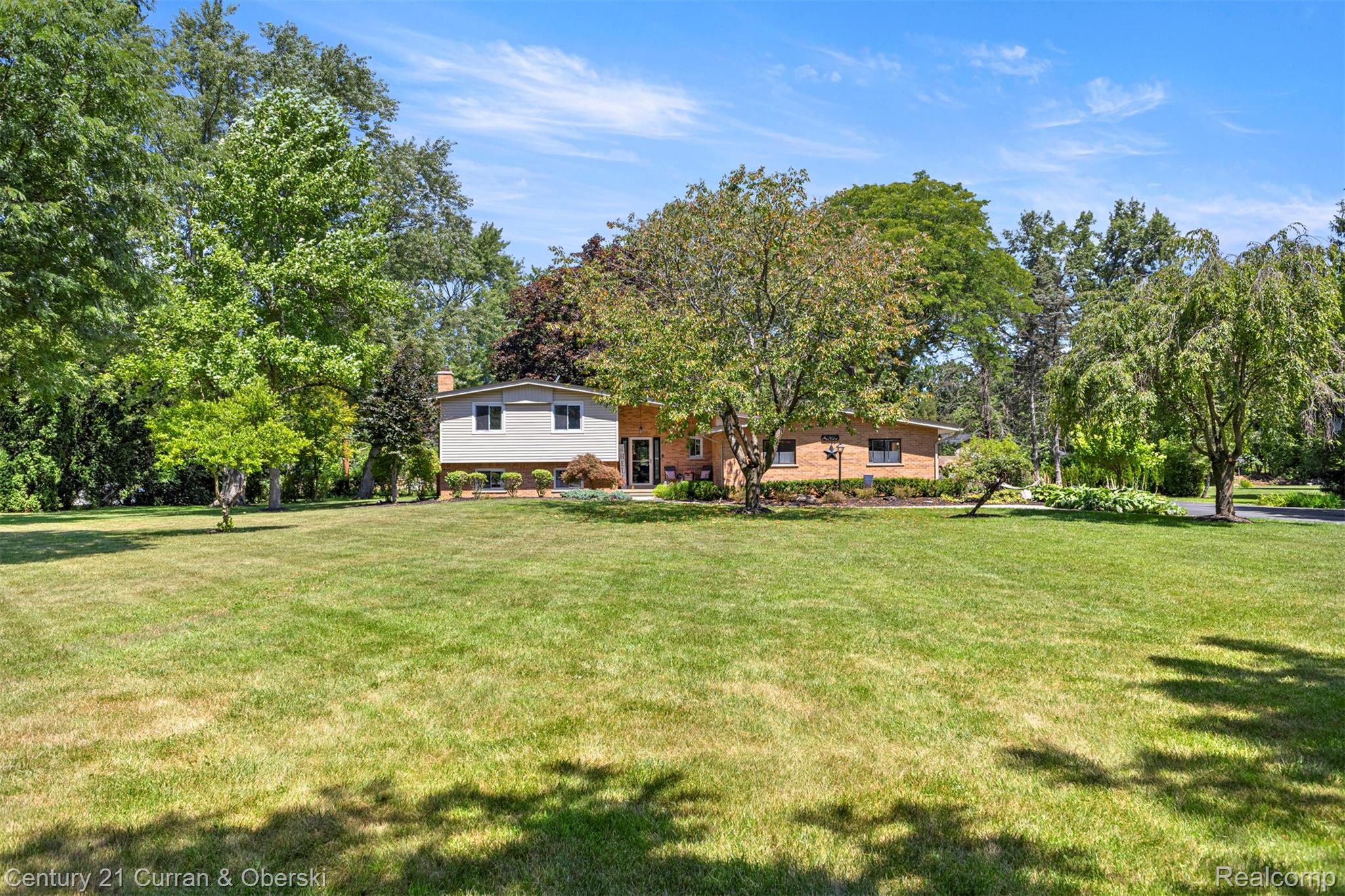 Canton Charter Township, Michigan, 48188, United States, 5 Bedrooms Bedrooms, ,3 BathroomsBathrooms,Residential,For Sale,1904333