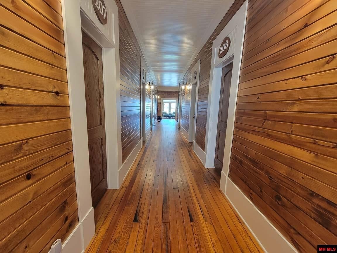 Cotter, Arkansas, 72626, United States, ,2 BathroomsBathrooms,Residential,For Sale,1924105