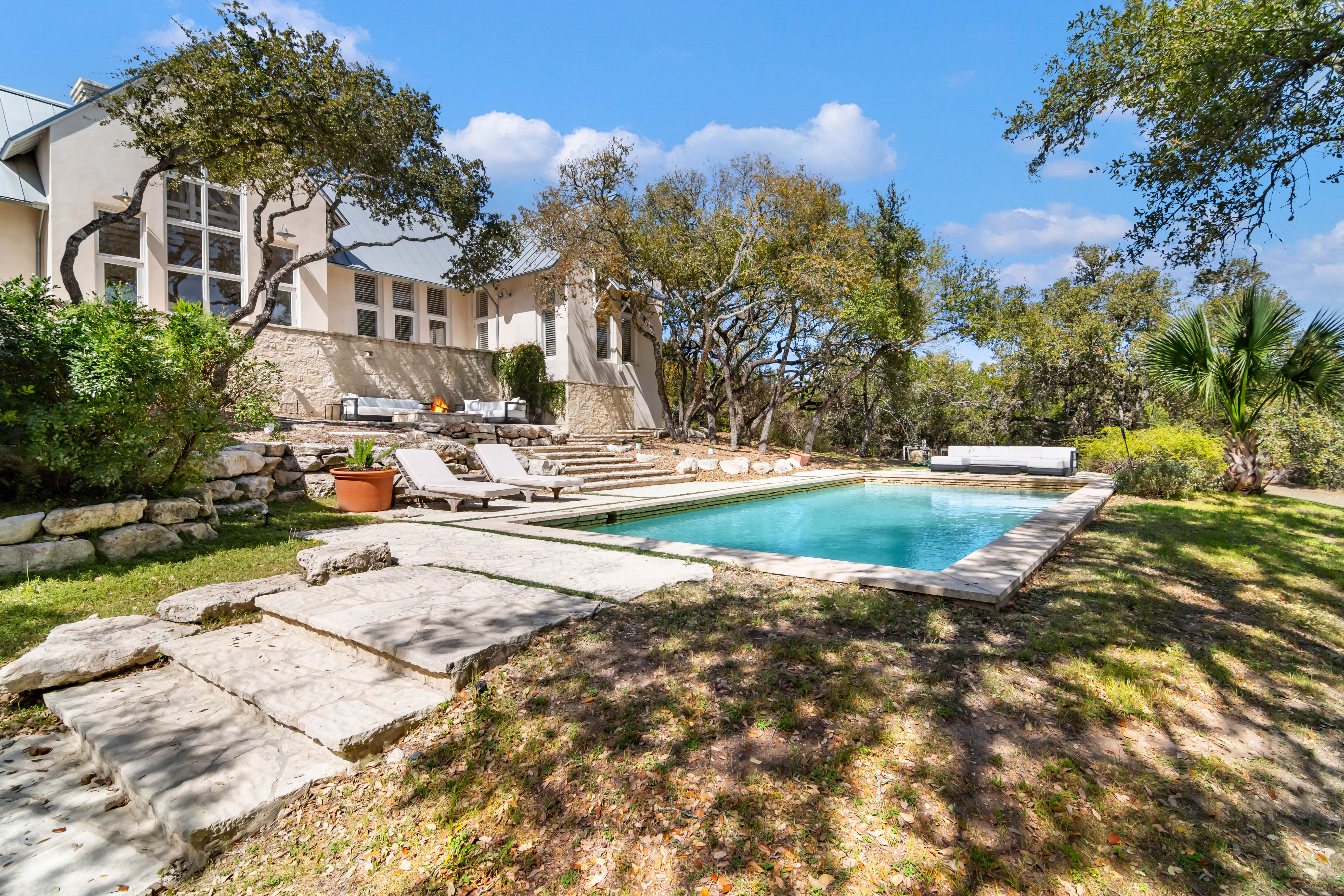  Hill Country Estate with Privacy and Presence - 物件實景