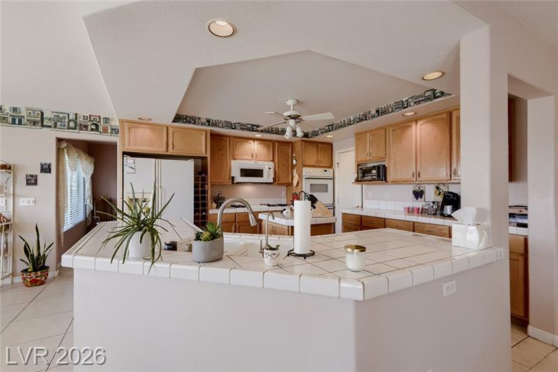Henderson, Nevada, 89074, United States, 5 Bedrooms Bedrooms, ,2 BathroomsBathrooms,Residential,For Sale,2048039