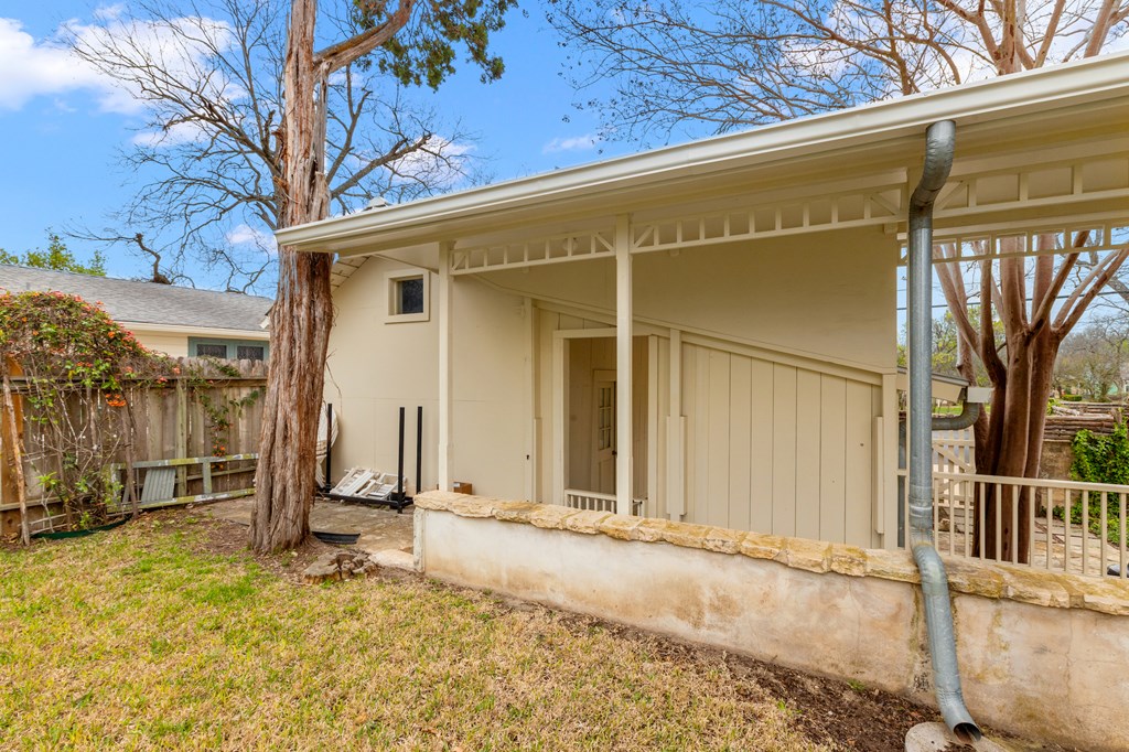 211 S Crockett St, Fredericksburg, Texas, 78624, United States, 3 Bedrooms Bedrooms, ,3 BathroomsBathrooms,Residential,For Sale,211 S Crockett St,1217754
