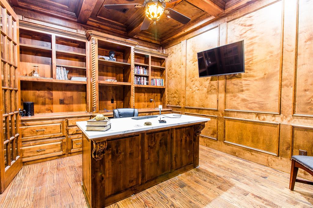 Italy, Texas, 76651, United States, 8 Bedrooms Bedrooms, ,6 BathroomsBathrooms,Residential,For Sale,1975477