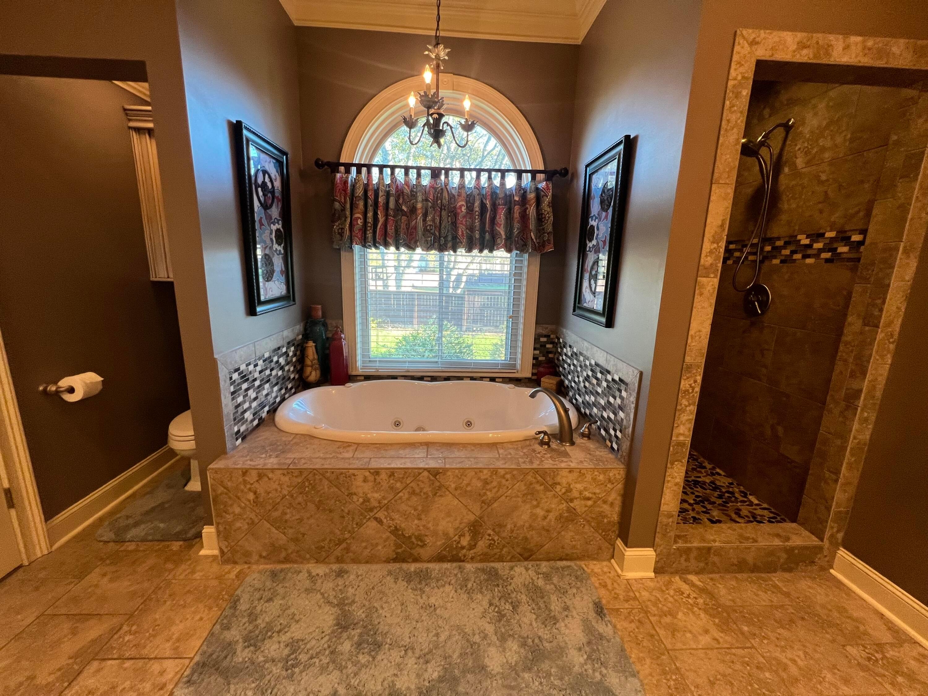 Tupelo, Mississippi, 38801, United States, 4 Bedrooms Bedrooms, ,6 BathroomsBathrooms,Residential,For Sale,1787715