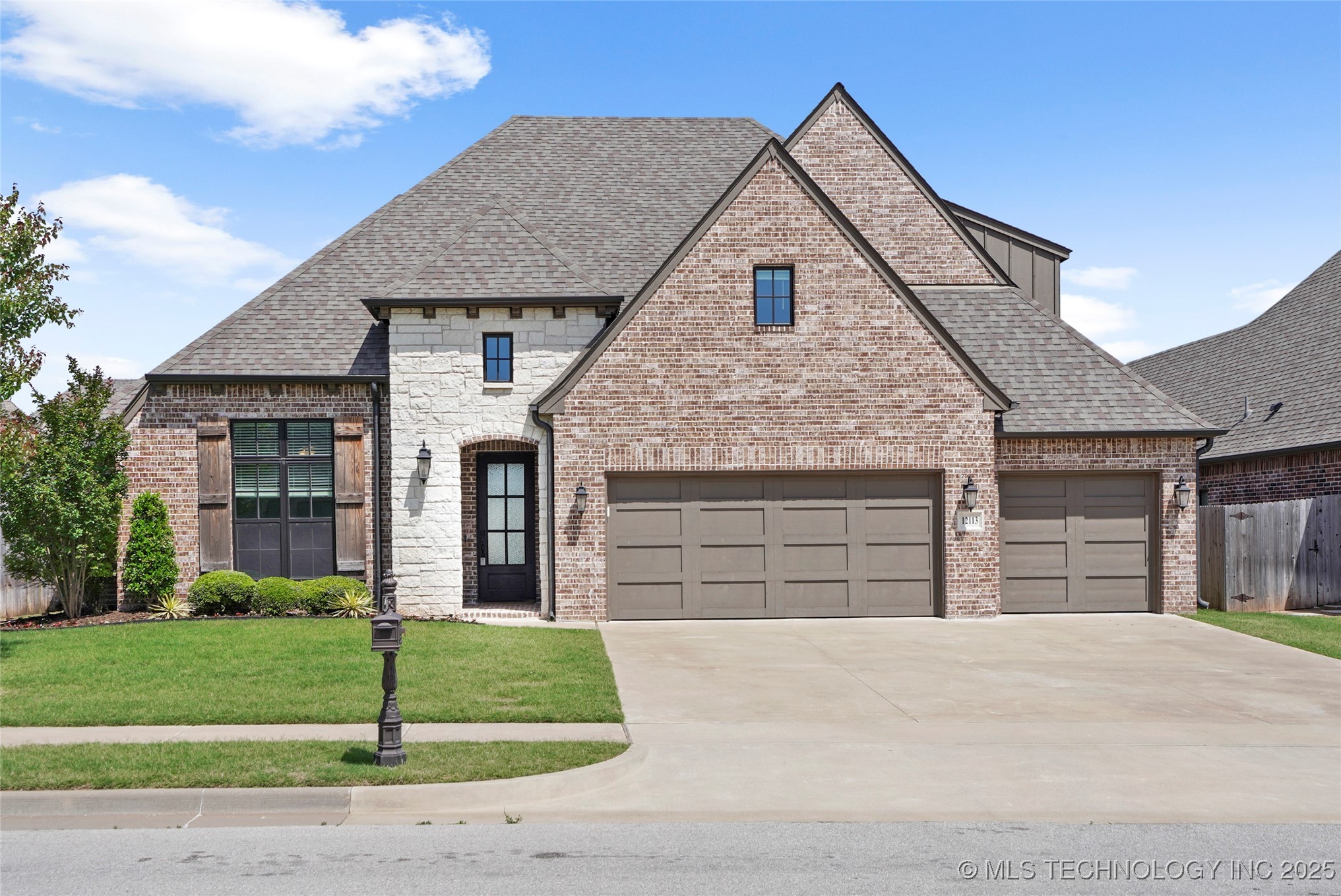 Bixby, Oklahoma, 74008, United States, 5 Bedrooms Bedrooms, ,4 BathroomsBathrooms,Residential,For Sale,1817544