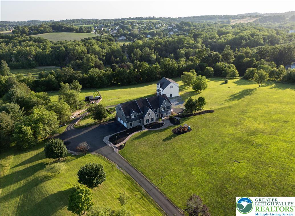 Bushkill Twp, Pennsylvania, 18064, United States, 14 Bedrooms Bedrooms, ,9 BathroomsBathrooms,Residential,For Sale,1903016