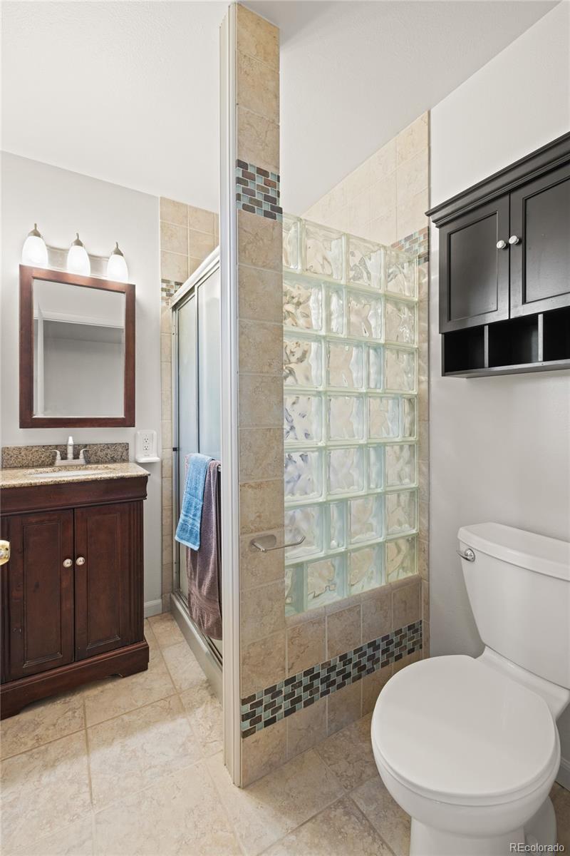 Arvada, Colorado, 80004, United States, 4 Bedrooms Bedrooms, ,2 BathroomsBathrooms,Residential,For Sale,1986117