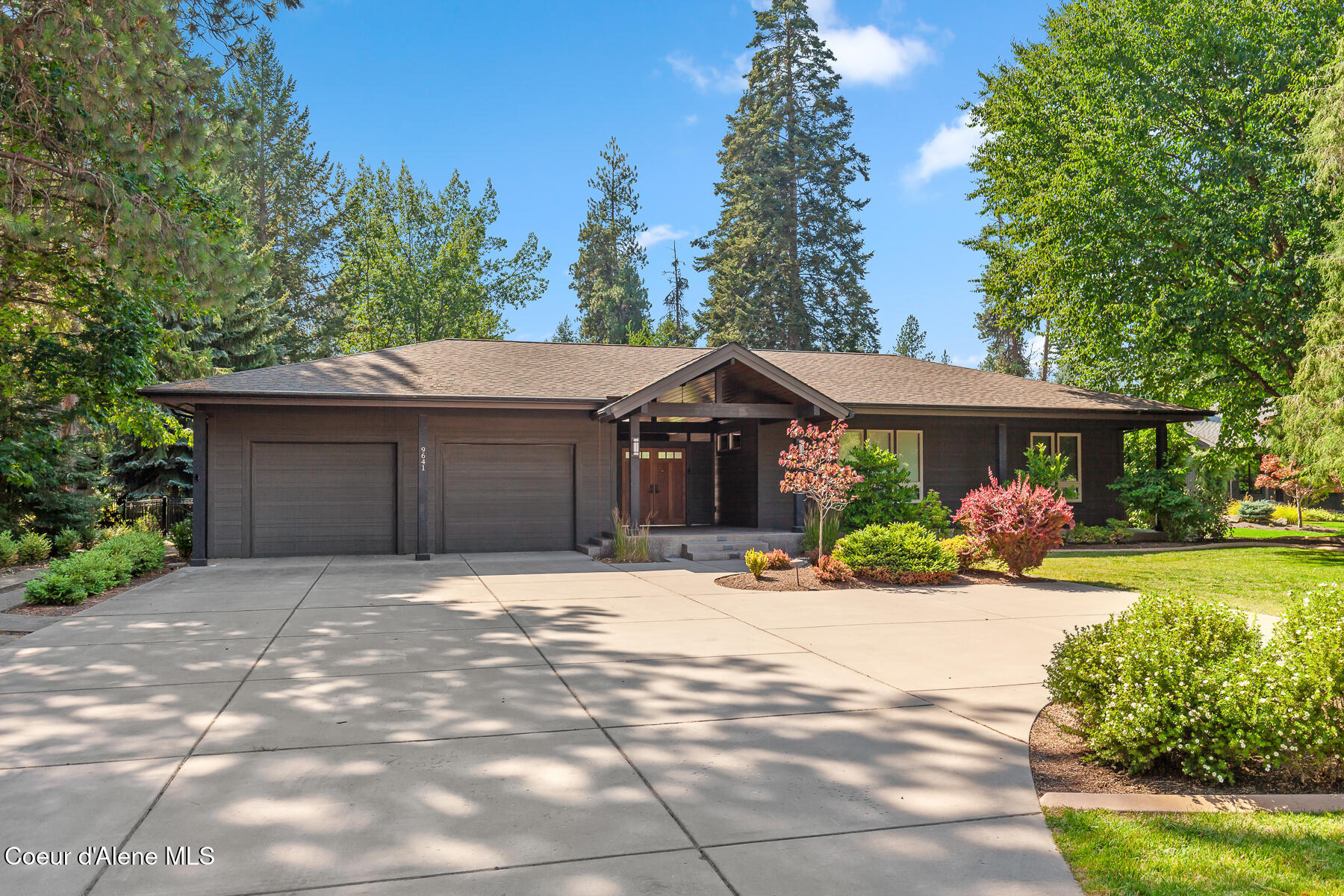 Hayden Lake, Idaho, 83835, United States, 4 Bedrooms Bedrooms, ,4 BathroomsBathrooms,Residential,For Sale,1984036