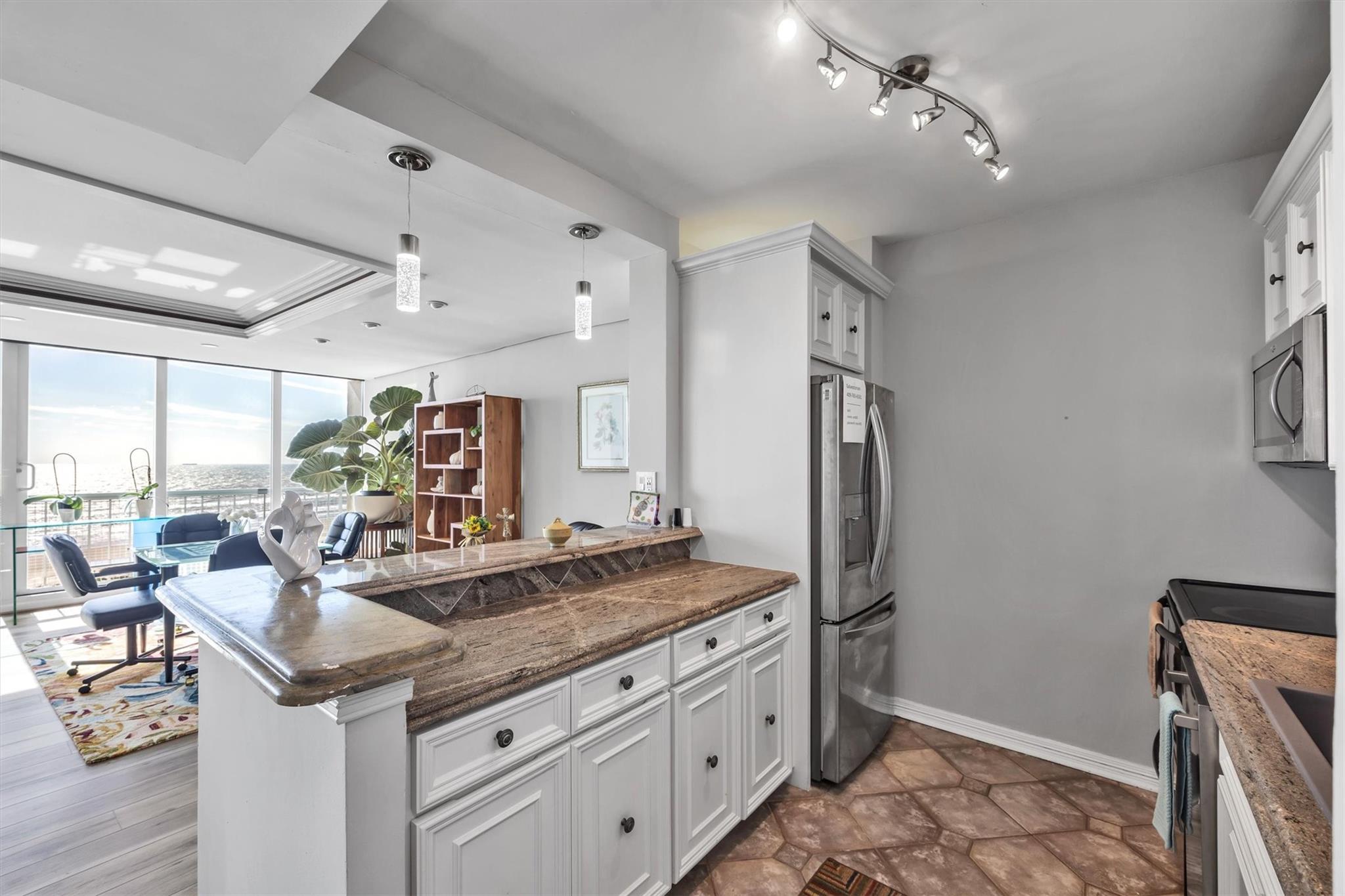Galveston, Texas, 77550, United States, 2 Bedrooms Bedrooms, ,2 BathroomsBathrooms,Residential,For Sale,1827933