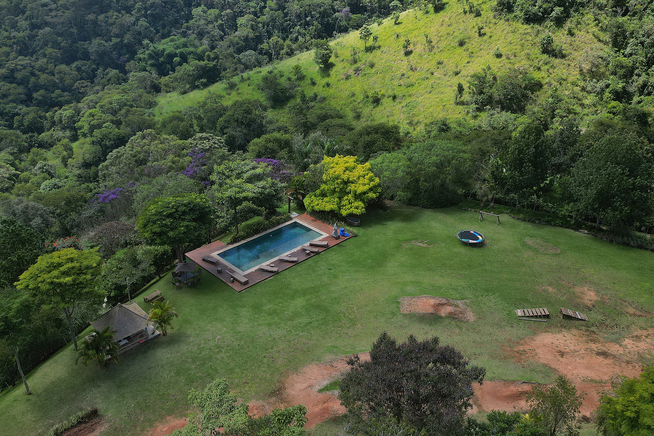  Private retreat surrounded by nature with two residences and mountain views - 物件實景