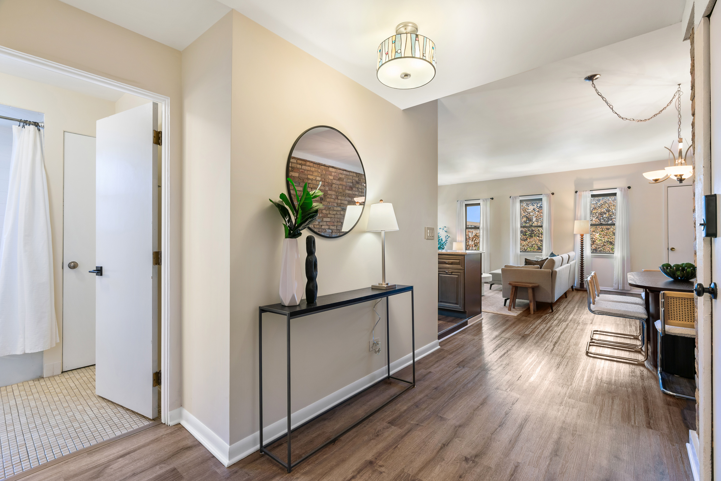  Spacious and Bright Condo in Prime Southeast Evanston Location - 物件實景