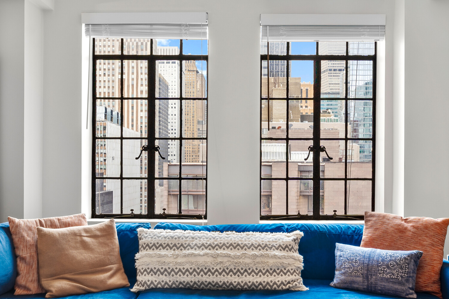 New York City, New York, 10017, United States, 1 Bedroom Bedrooms, ,2 BathroomsBathrooms,Residential,For Sale,1913722