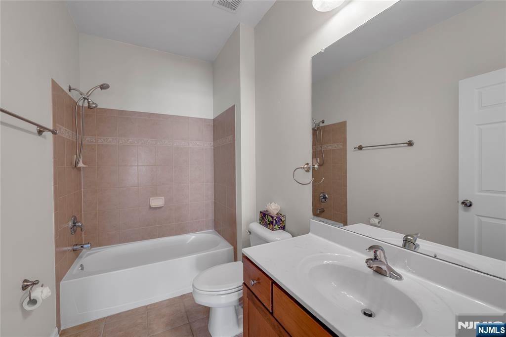 Belleville, New Jersey, 07109, United States, 2 Bedrooms Bedrooms, ,3 BathroomsBathrooms,Residential,For Sale,1971740