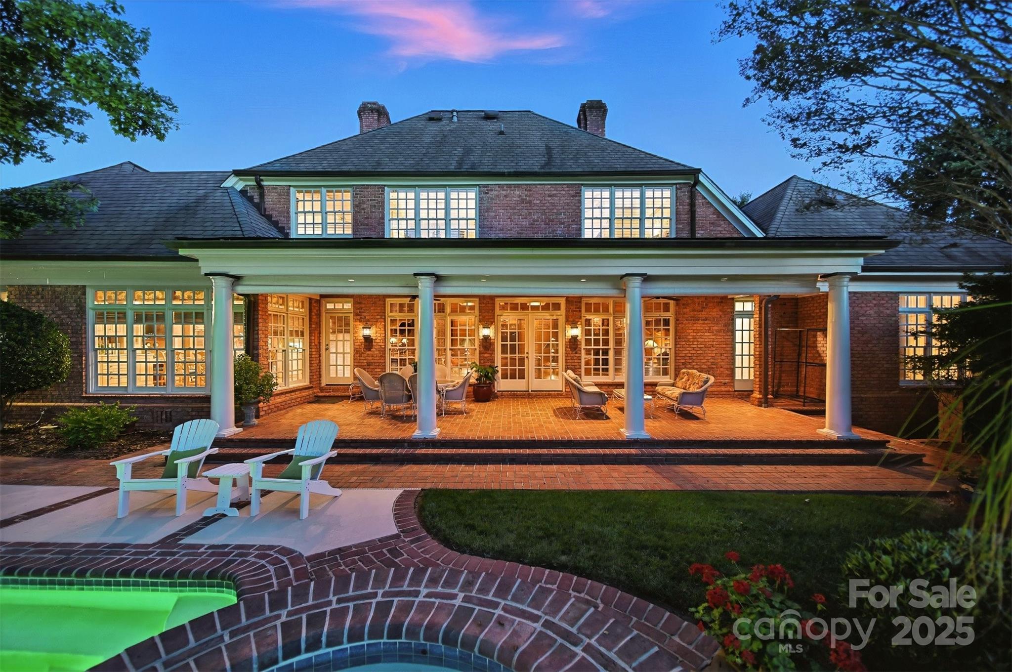 Hickory, North Carolina, 28601, United States, 4 Bedrooms Bedrooms, ,5 BathroomsBathrooms,Residential,For Sale,1942253
