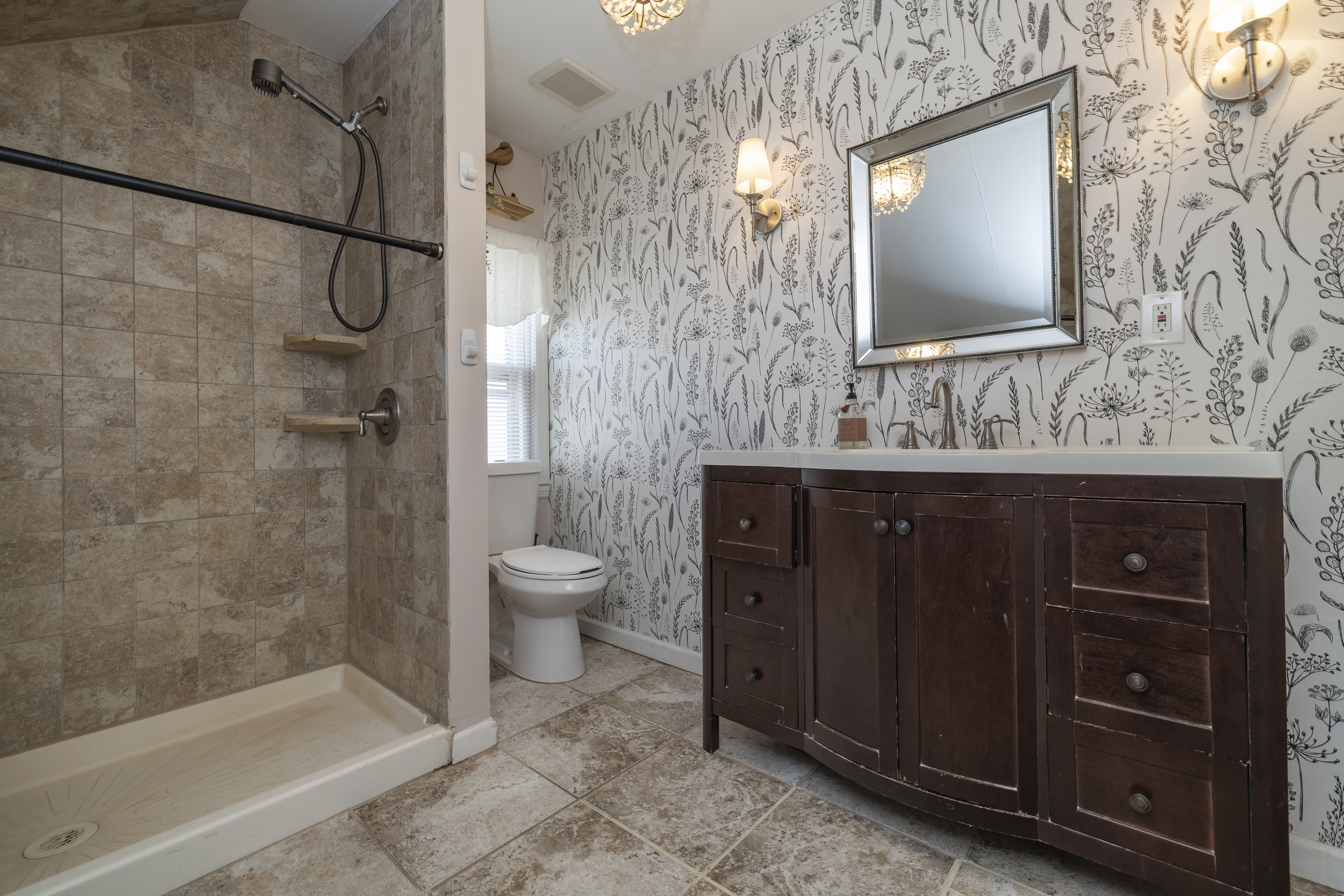  43 Devon Street, Malverne, NY, 11565 - 物件實景