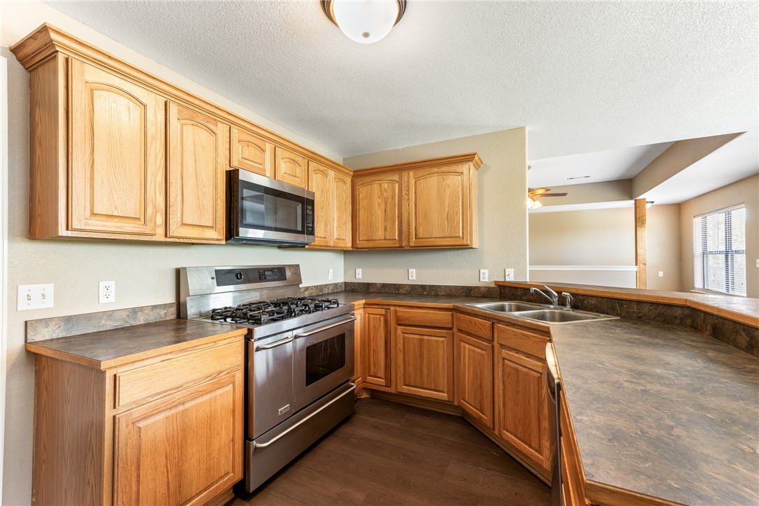 Huntsville, Arkansas, 72740, United States, 3 Bedrooms Bedrooms, ,4 BathroomsBathrooms,Residential,For Sale,1907713