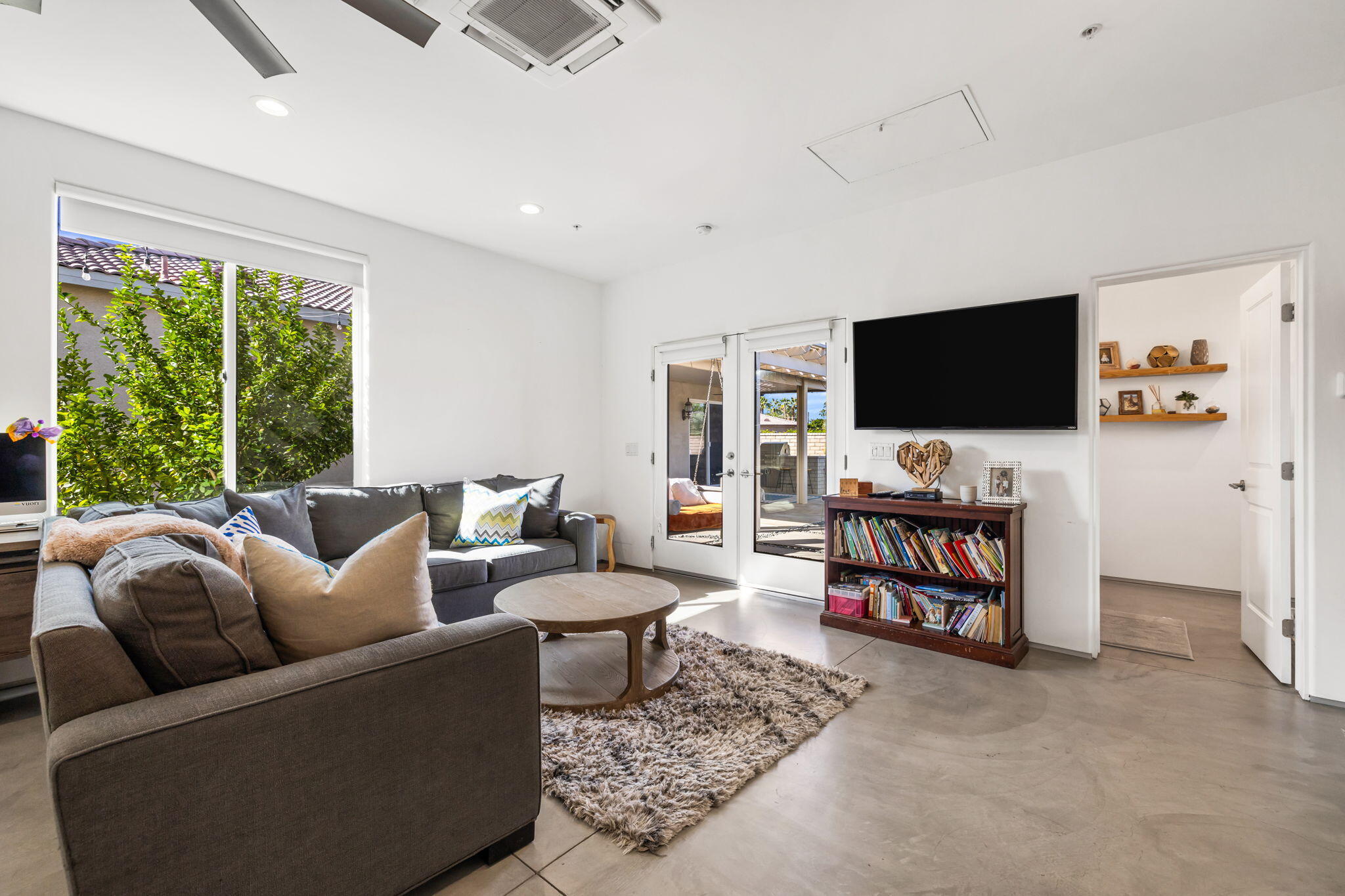 La Quinta, California, 92253, United States, 5 Bedrooms Bedrooms, ,3 BathroomsBathrooms,Residential,For Sale,1998389