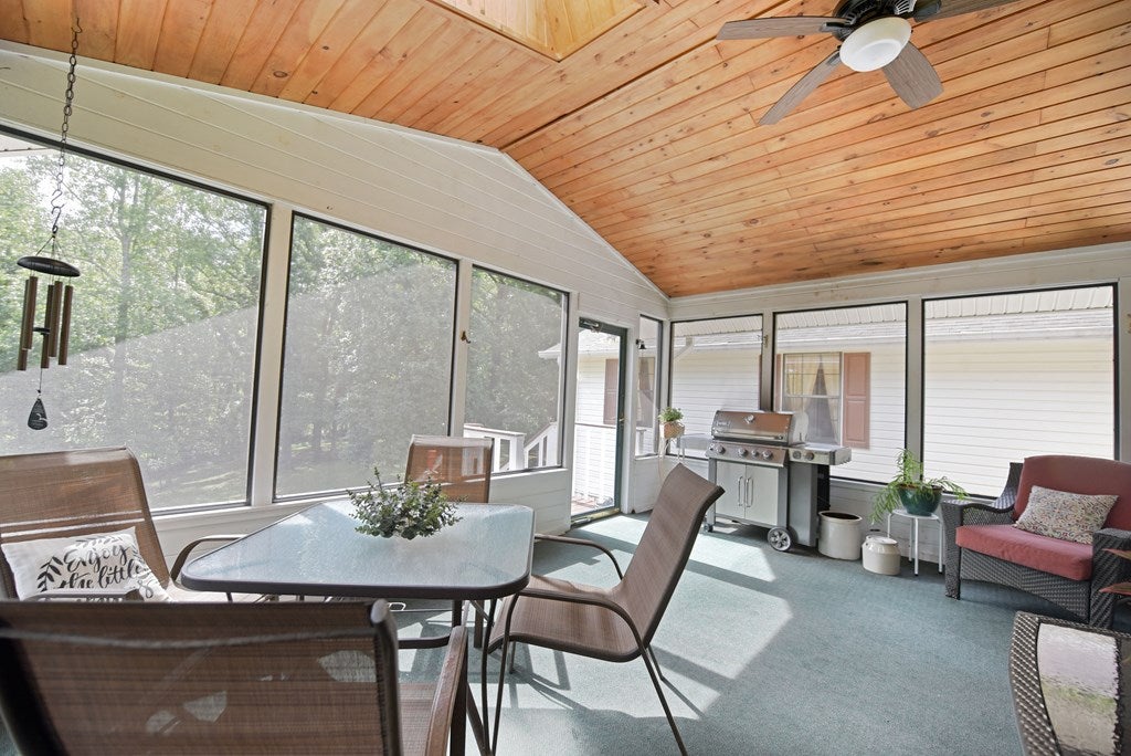 Ellijay, Georgia, 30536, United States, 4 Bedrooms Bedrooms, ,3 BathroomsBathrooms,Residential,For Sale,1940340