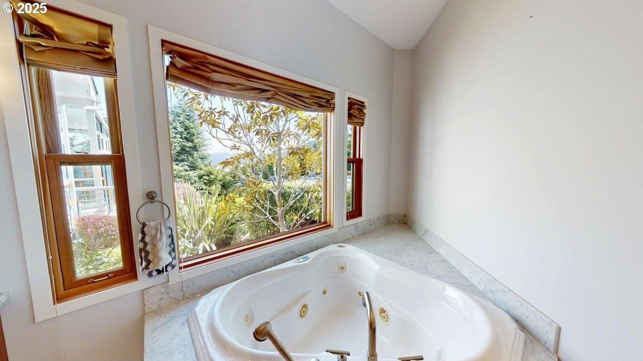 Gold Beach, Oregon, 97444, United States, 3 Bedrooms Bedrooms, ,5 BathroomsBathrooms,Residential,For Sale,1974377