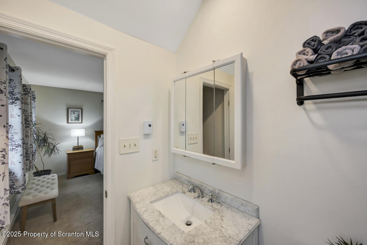 Moscow, Pennsylvania, 18444, United States, 4 Bedrooms Bedrooms, ,3 BathroomsBathrooms,Residential,For Sale,1999733