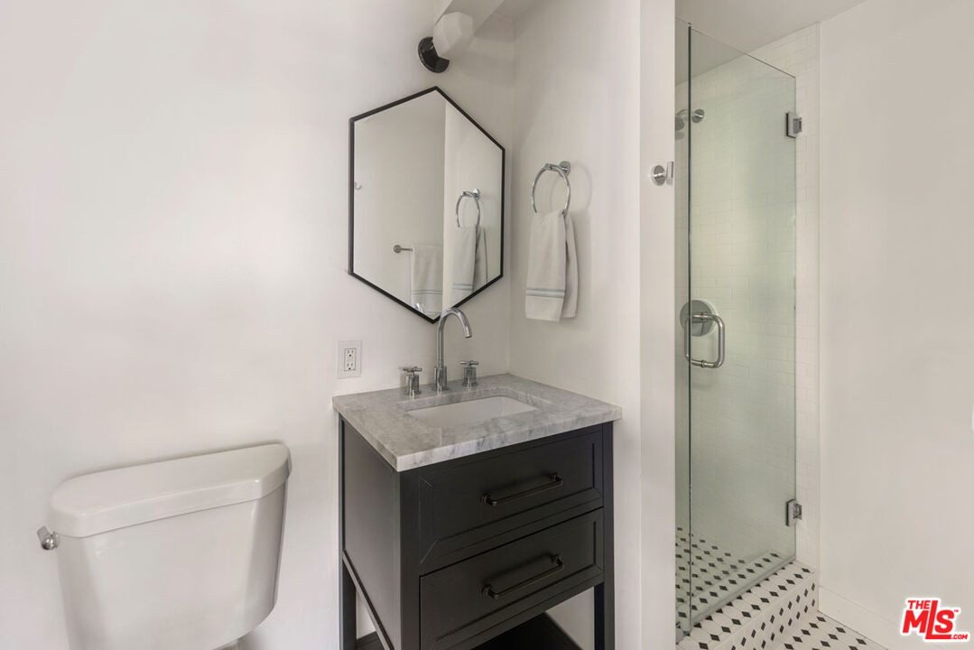 Los Angeles, California, 90026, United States, 3 Bedrooms Bedrooms, ,3 BathroomsBathrooms,Residential,For Sale,2003462