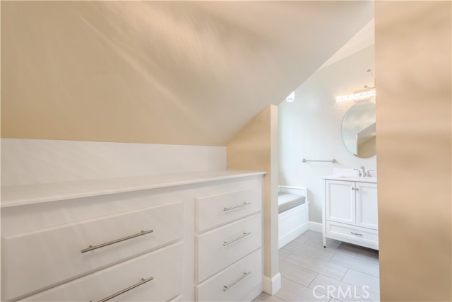 Lake Elsinore, California, 92530, United States, 4 Bedrooms Bedrooms, ,5 BathroomsBathrooms,Residential,For Sale,2008586