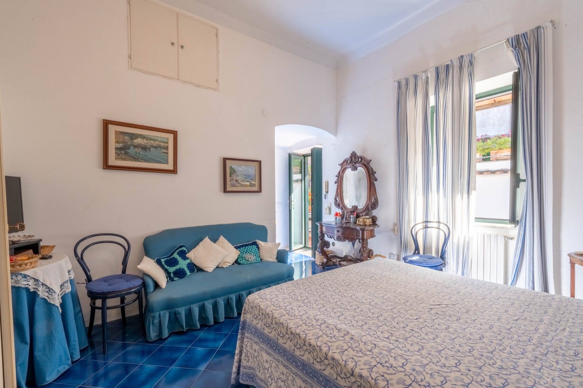piazza seiano, Vico Equense, Napoli, 80069, IT, 4 Bedrooms Bedrooms, ,4 BathroomsBathrooms,Residential,For Sale,piazza seiano,1629621
