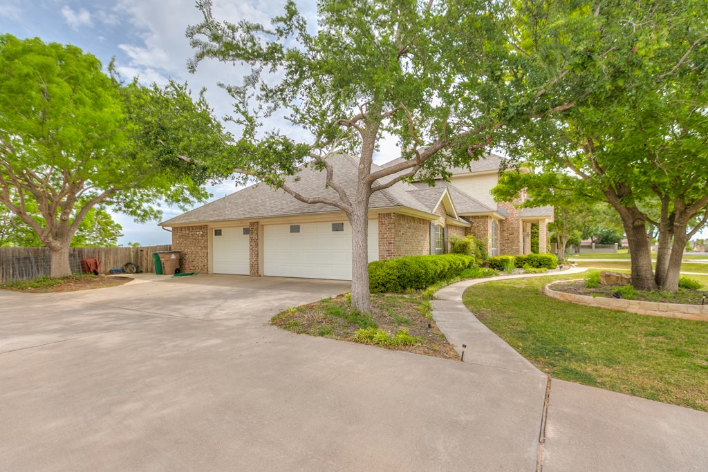 San Angelo, Texas, 76901, United States, 3 Bedrooms Bedrooms, ,3 BathroomsBathrooms,Residential,For Sale,1856673